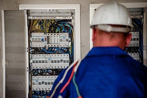 Electrician in Blanco